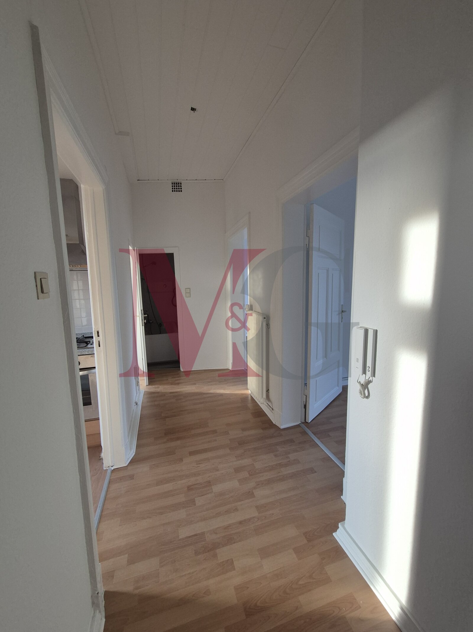 Renovierte 3 - Zimmer Wohnung mit EBK im Bant