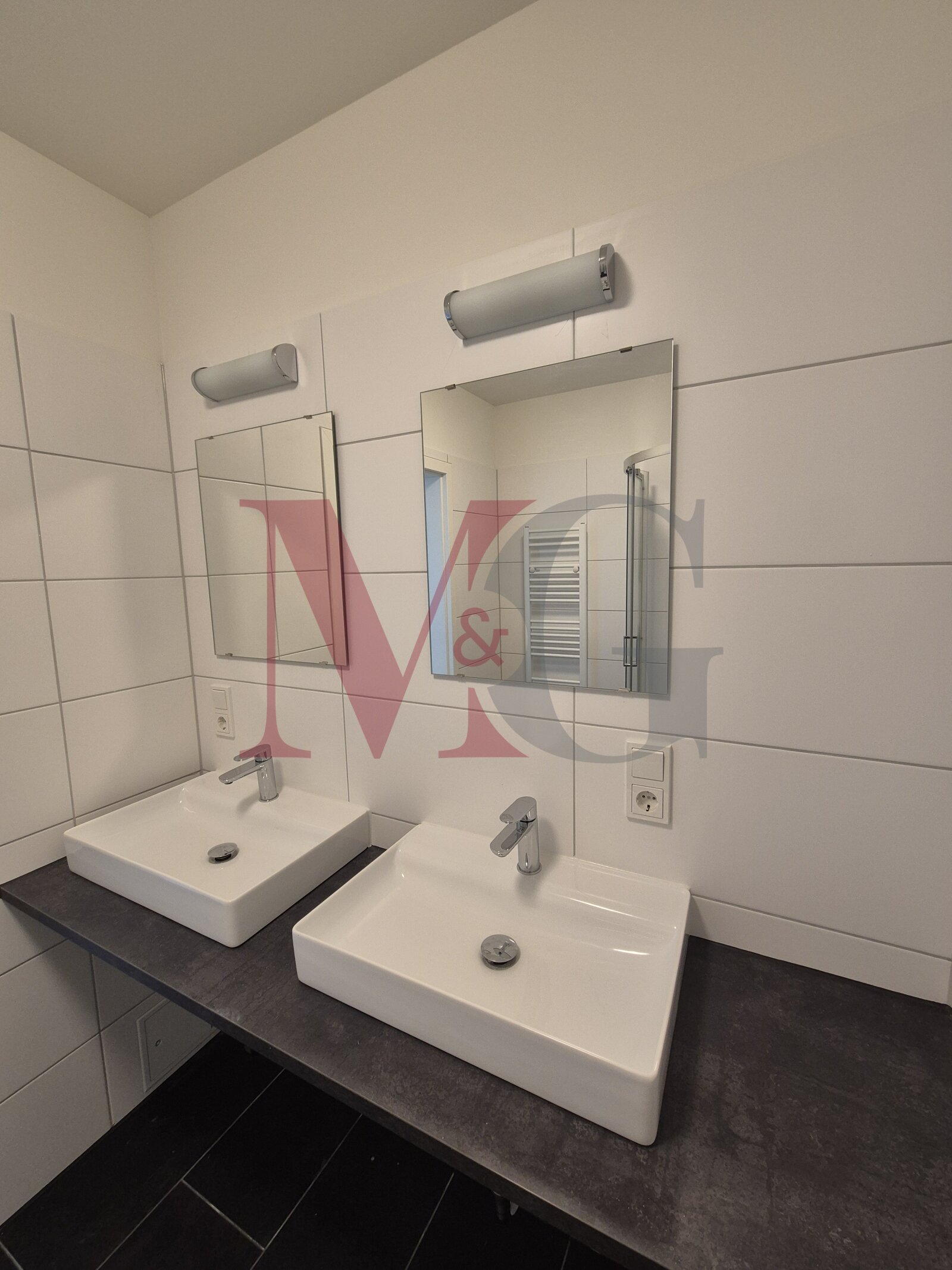 Exklusives Wohnen im historischen Schulgebäude – 2-Zimmer-Wohnung mit Stil und Geschichte