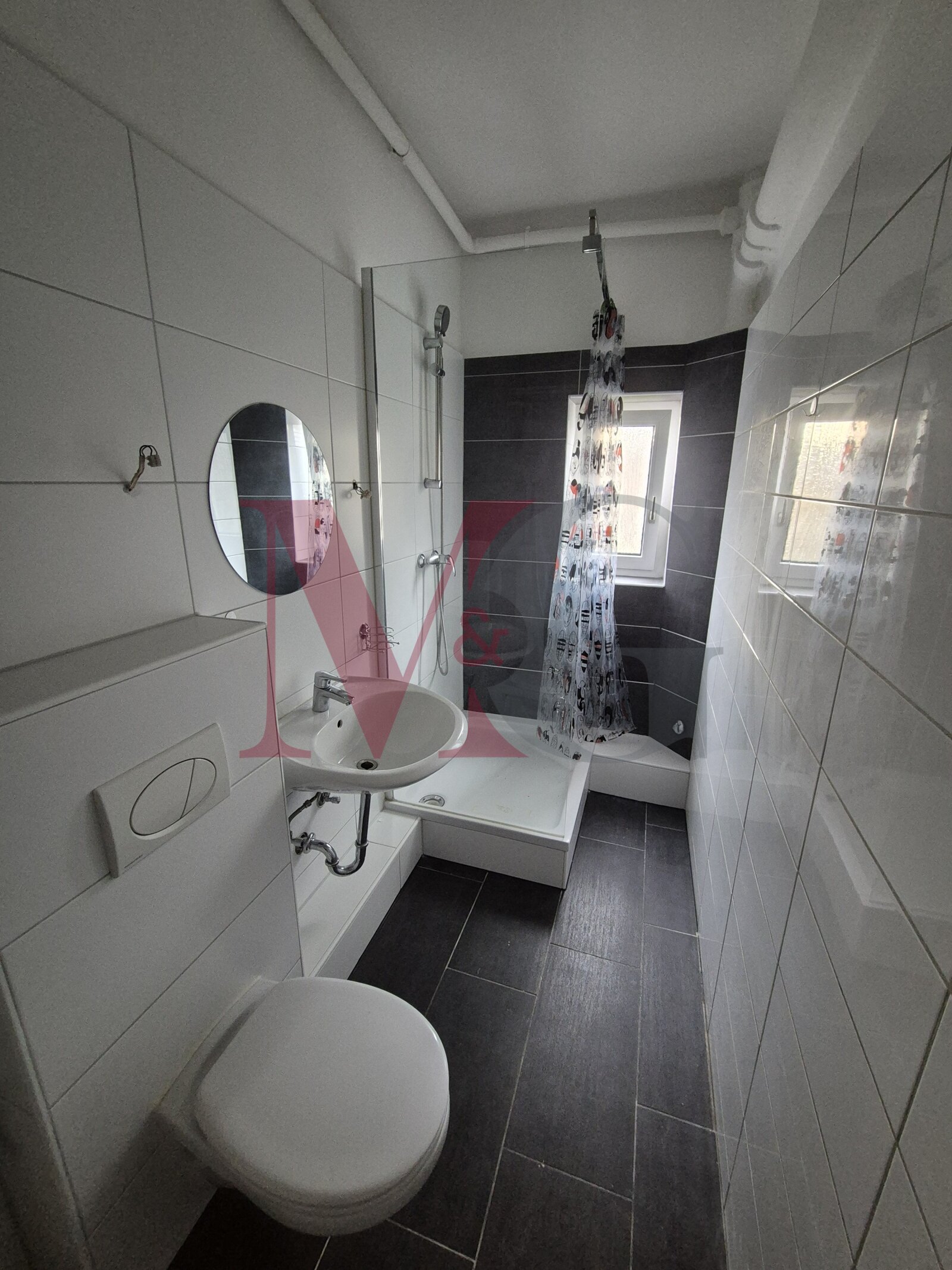 Helle 4 - Zimmer Wohnung nahe Zentrum