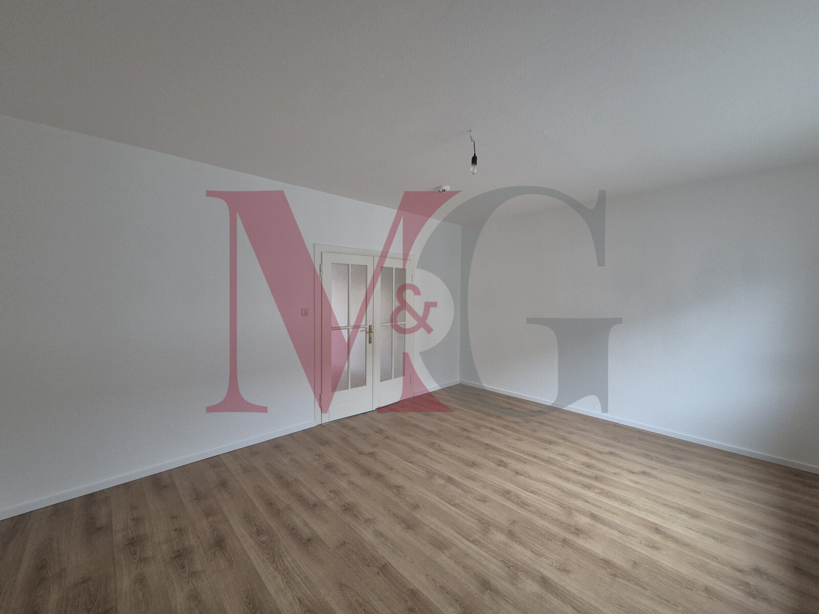 Helle 4 - Zimmer Wohnung nahe Zentrum