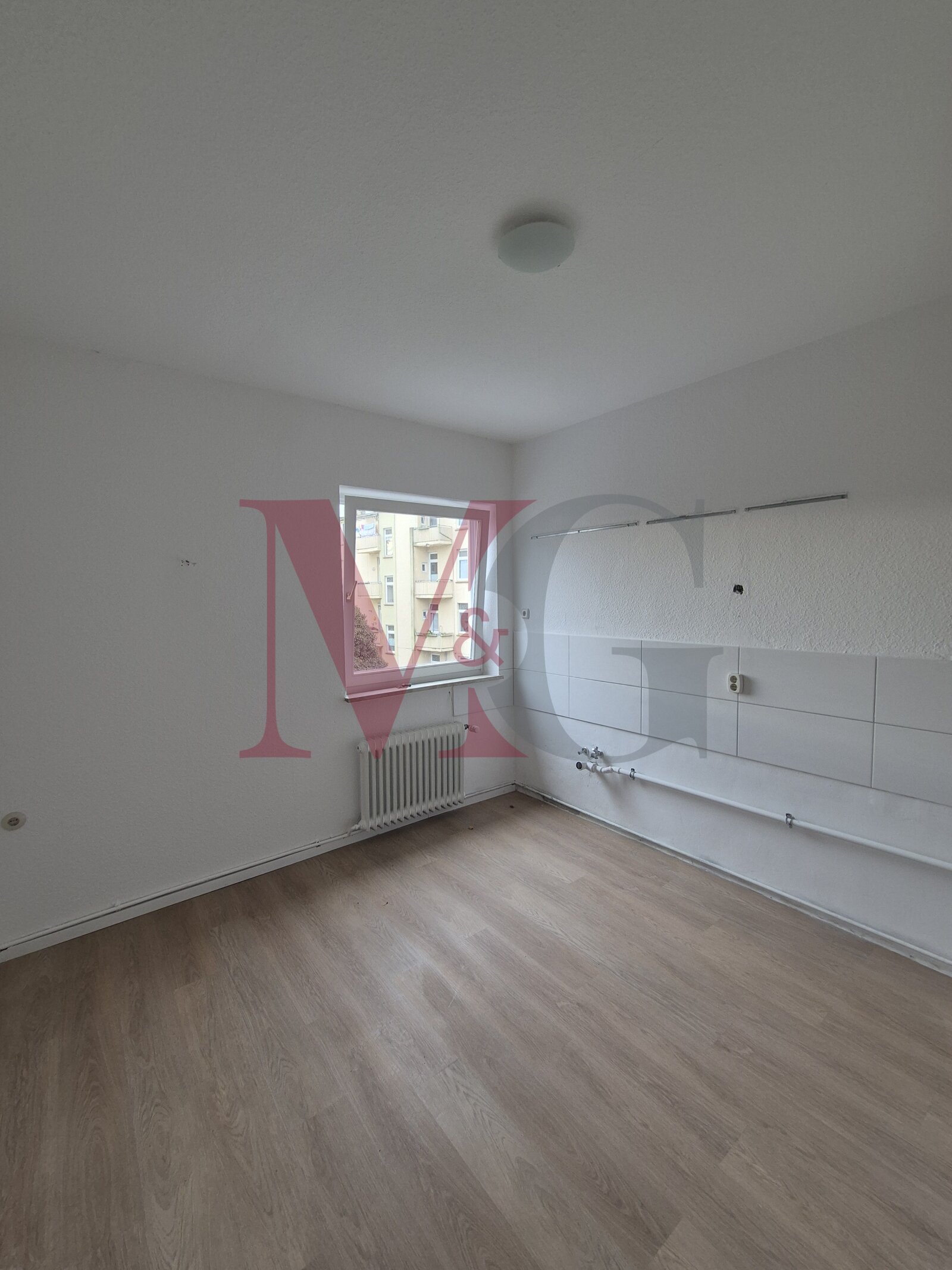 Helle 4 - Zimmer Wohnung nahe Zentrum