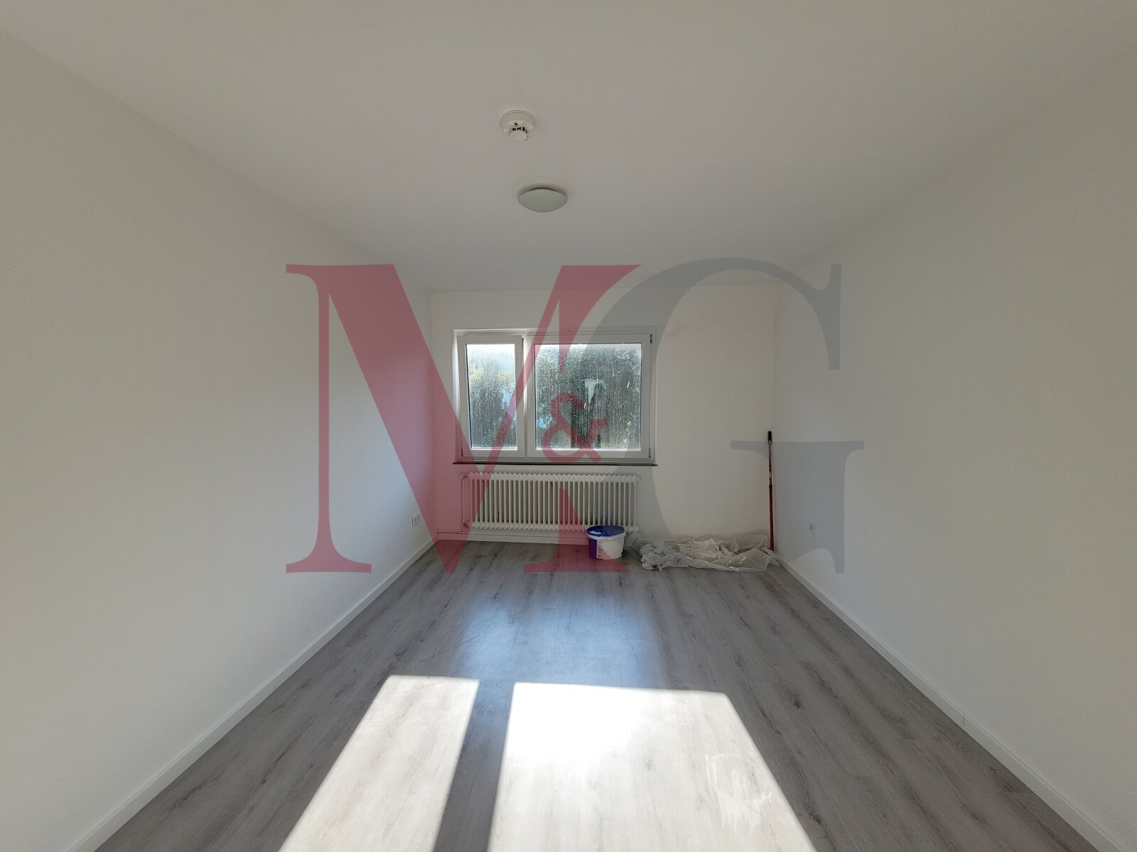 Schöne 3 - Zimmer Wohnung mit Balkon in Heppens 