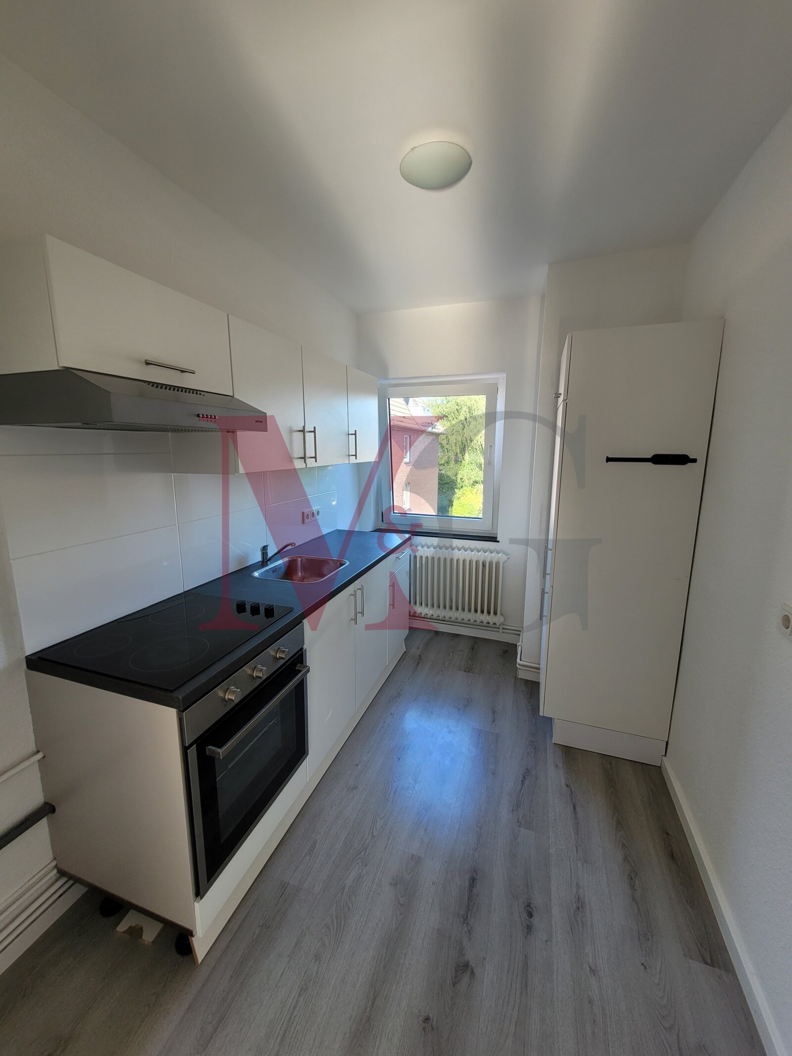 Schöne 3 - Zimmer Wohnung mit Balkon in Heppens 