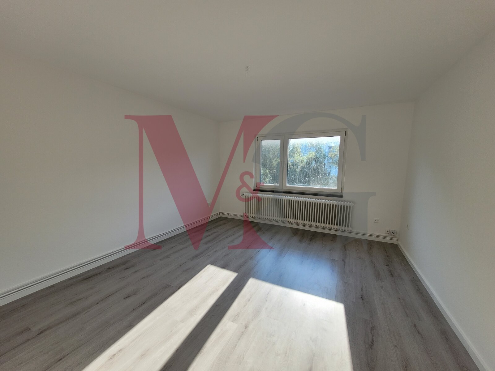 Schöne 3 - Zimmer Wohnung mit Balkon in Heppens 