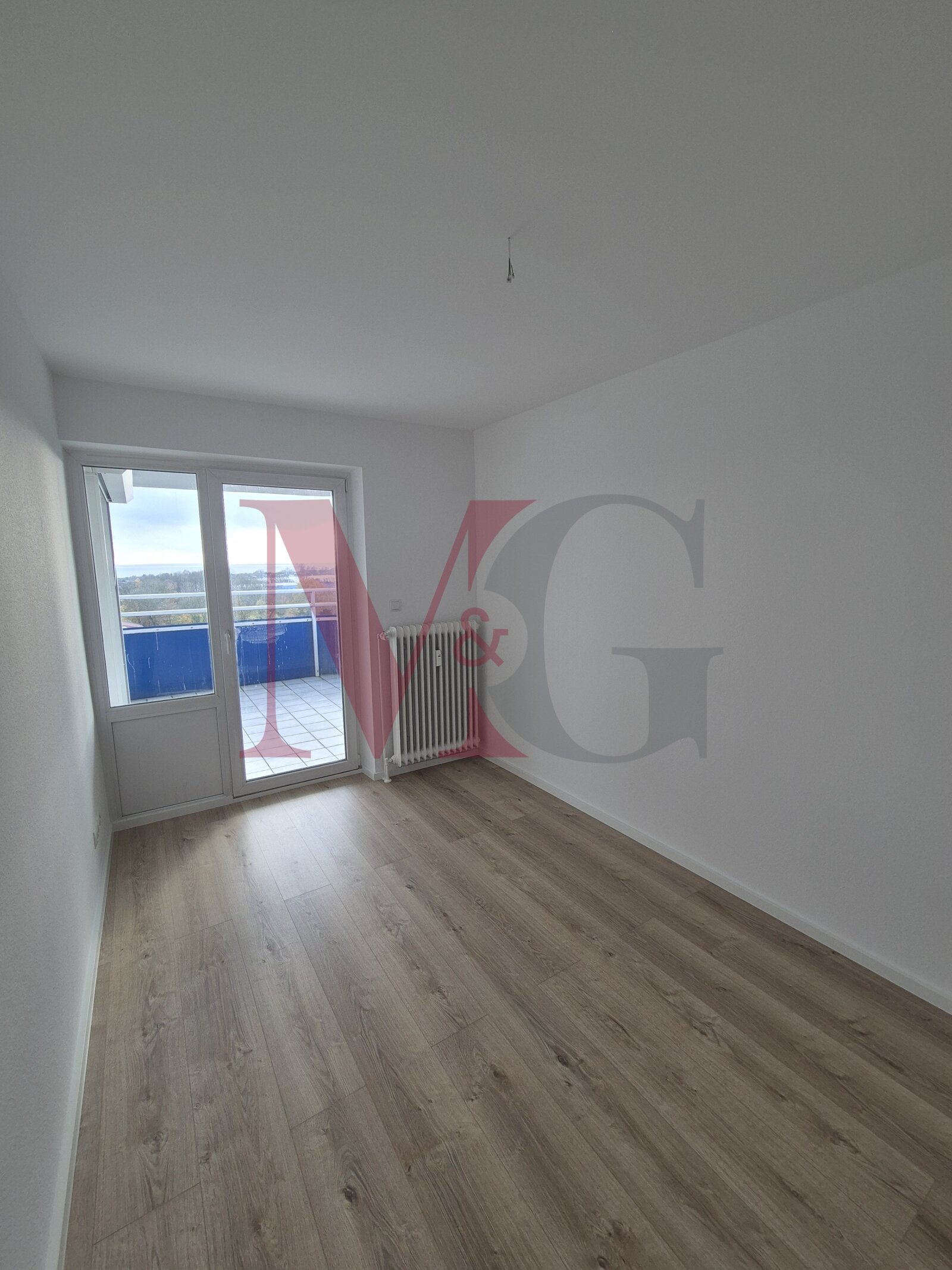 Sanierte 3 - Zimmer Wohnung mit Blick auf das Meer