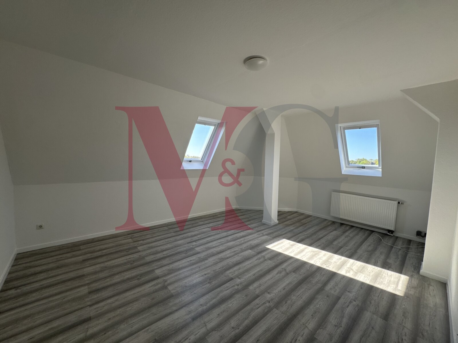 Großzügige 5,5 Zimmer Dachgeschosswohnung in Bant
