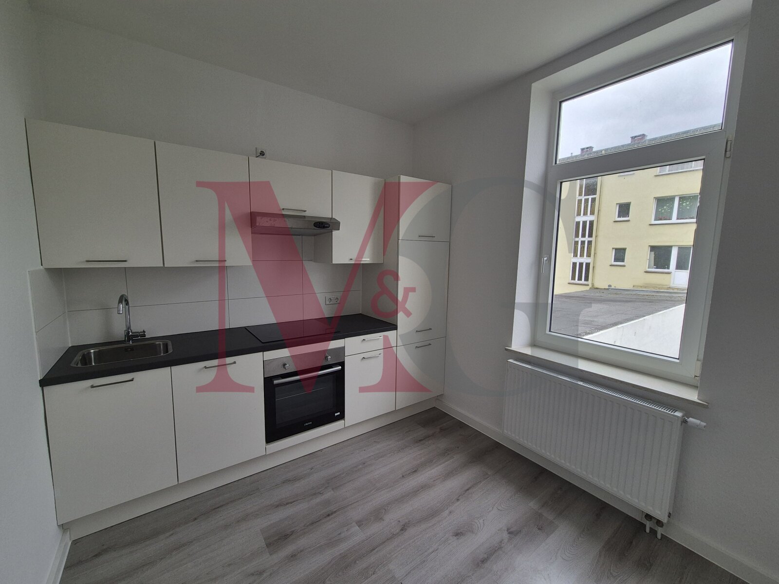 Renovierte 2 - Zimmer Wohnung in ruhiger Lage 