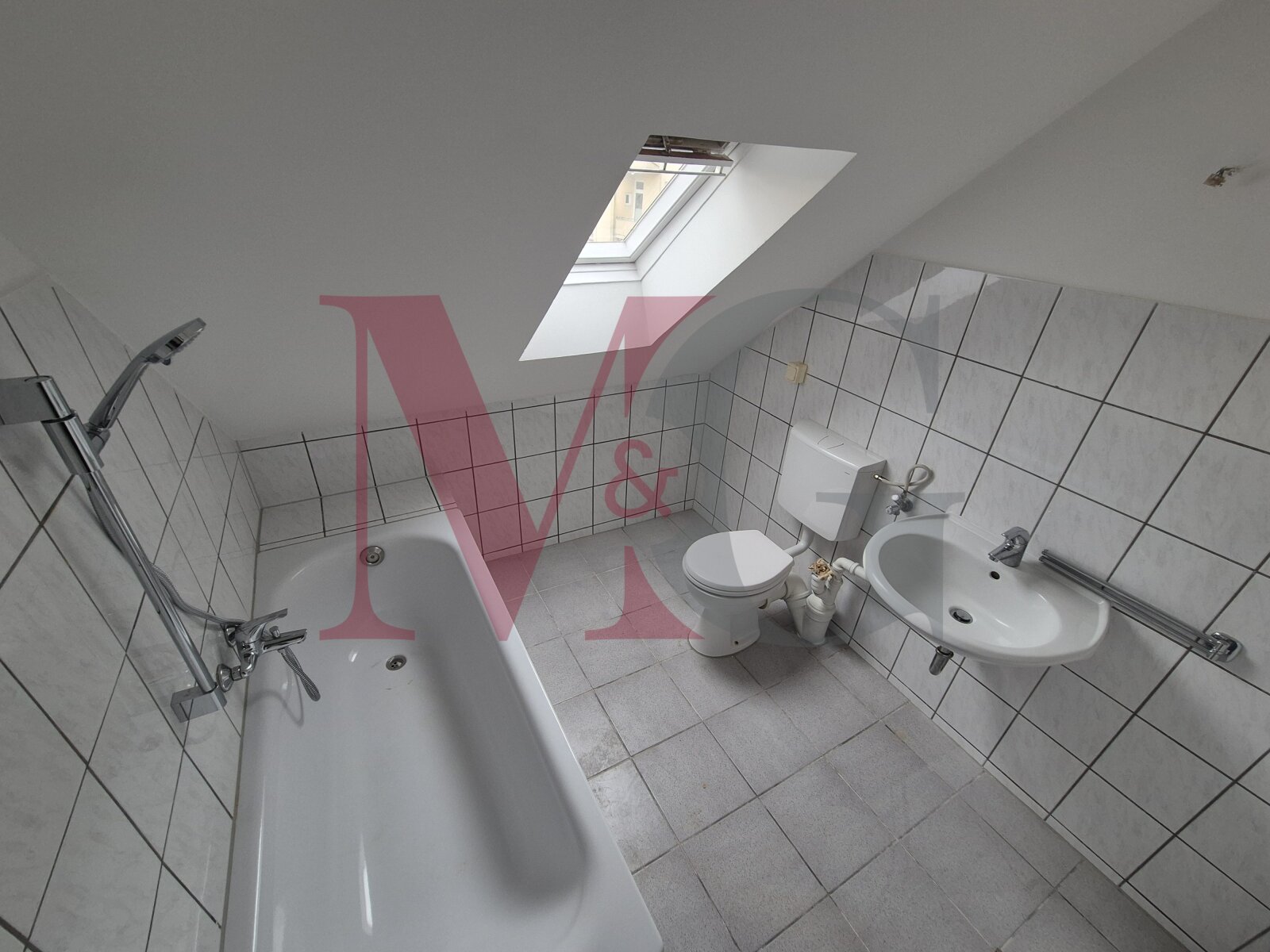 Zentrale 2,5 Zimmer Dachgeschosswohnung