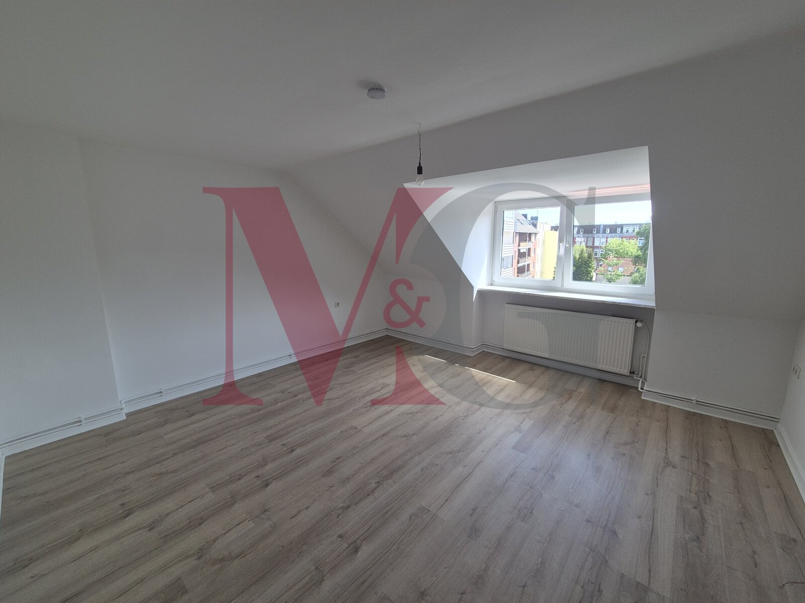 Zentrale 2,5 Zimmer Dachgeschosswohnung