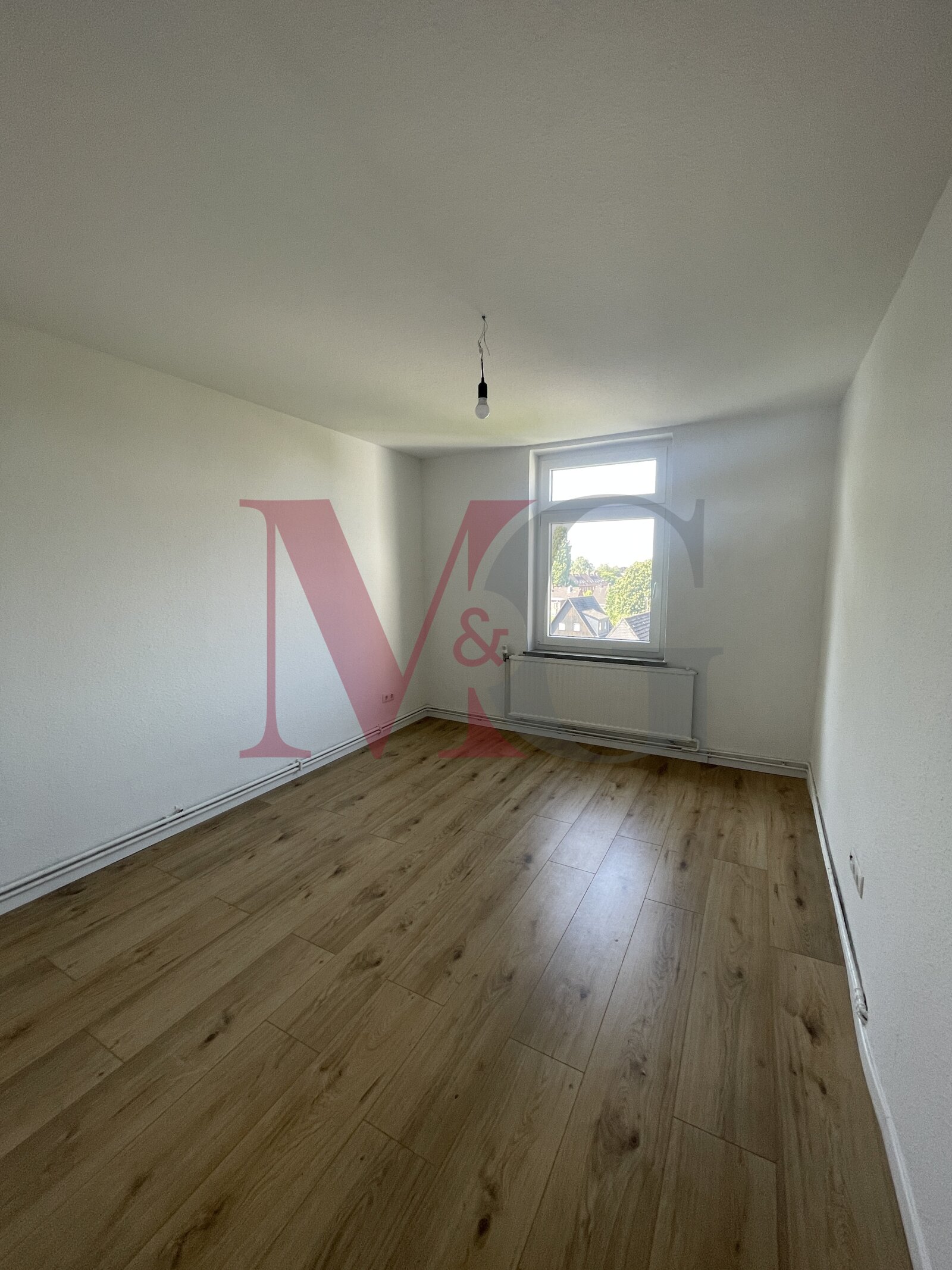 Charmante 2 - Zimmer Dachgeschosswohnung zur Miete 