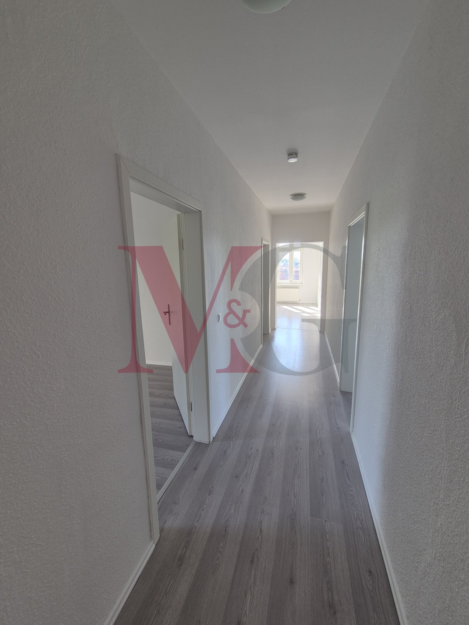 Helle 3 - Zimmer Wohnung mit Altbaucharme 
