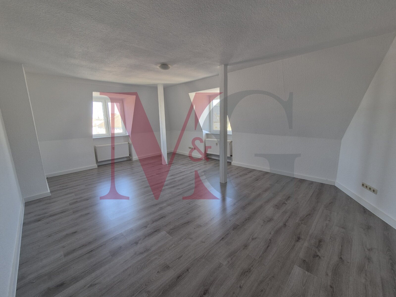 Helle Dachgeschosswohnung in der Innenstadt