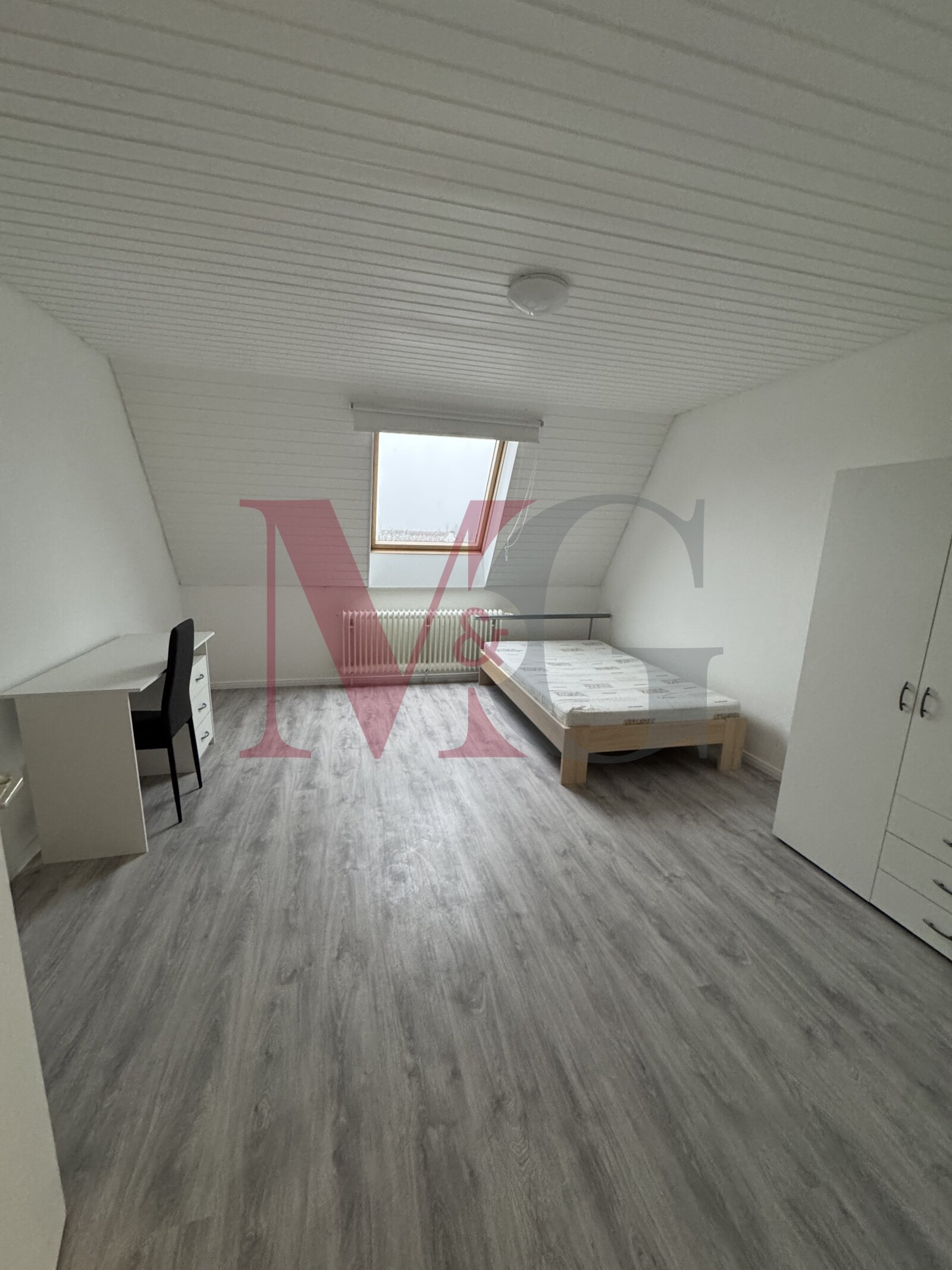 Sanierte WG Zimmer zur Miete für Frauen!