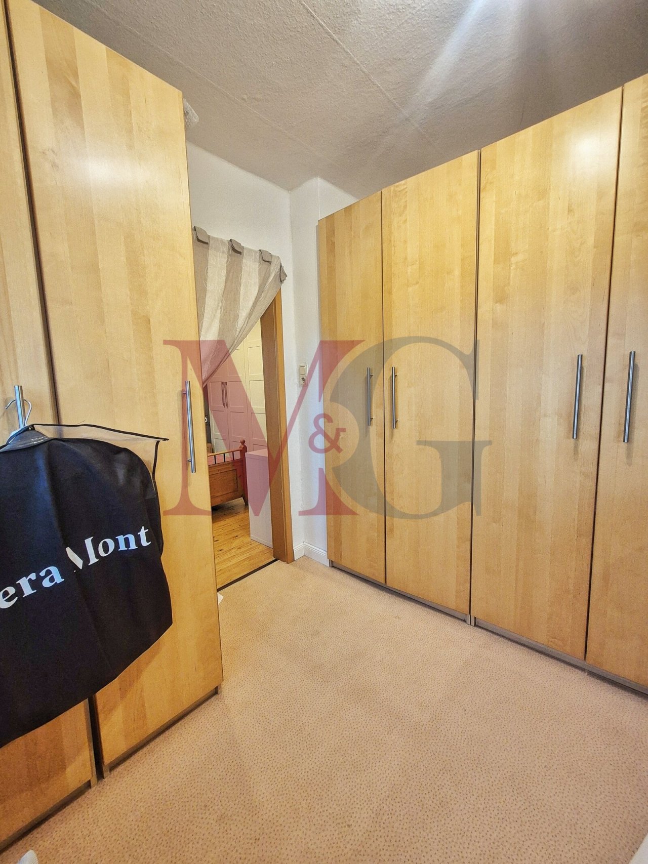 Ankleiderzimmer OG Haupthaus